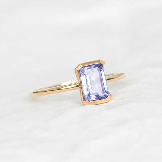 Tanzanite Corset Bezel Ring - 14K Yellow Gold 1568Y