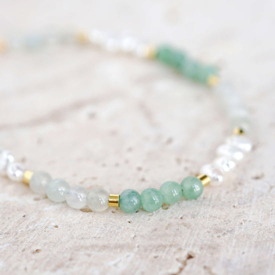 Tiny Jade and Pearl Bracelet JB1