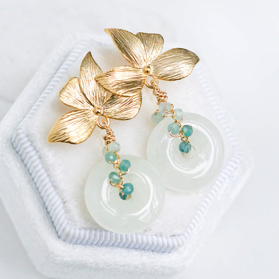 Four Petal Ear Studs and Jade with Grandiederite Vine