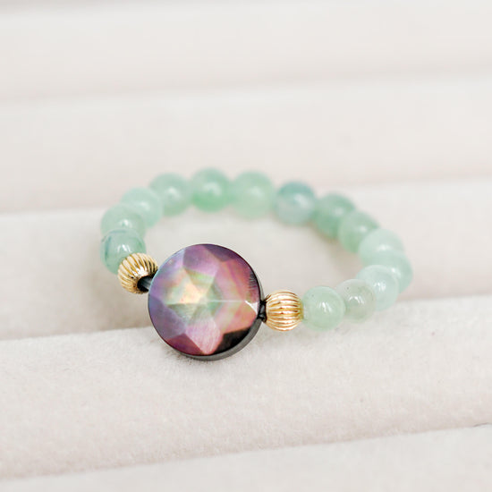 Vivid Green Jade Bead with Coin MOP Ring