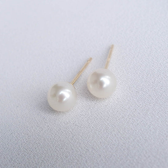 Freshwater Pearl Ear Studs in 14K Gold - 5-5.5mm