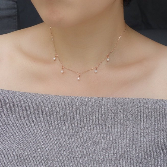 Tiny Pearl Drops Necklace