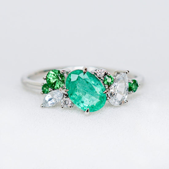 Bouquet De Fleurs Ring in 14K - Emerald