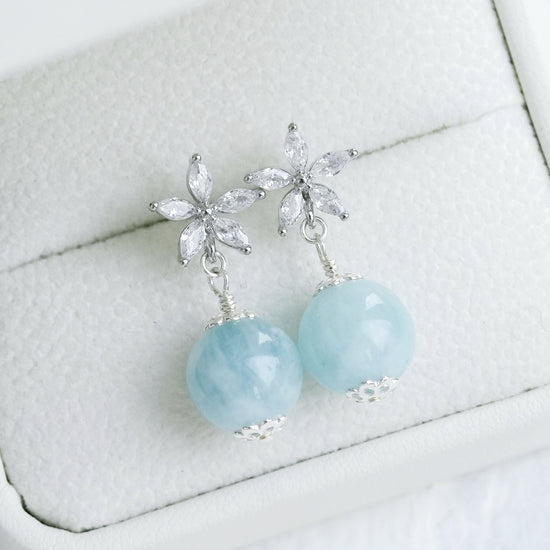Dainty Daisy Ear Studs with Aquamarine