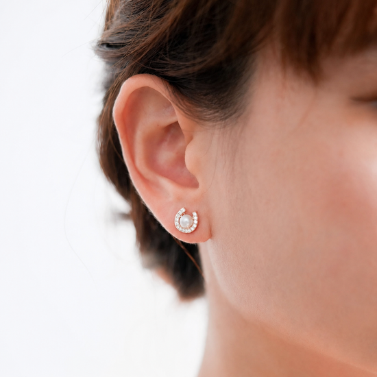 Horseshoe Pearl Earrings