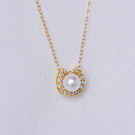 Horseshoe Pearl Necklace
