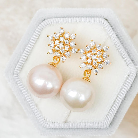 Snow Stud Earrings with White Pearls