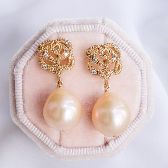 Rose Stud Earrings with Baroque Pearls APE34