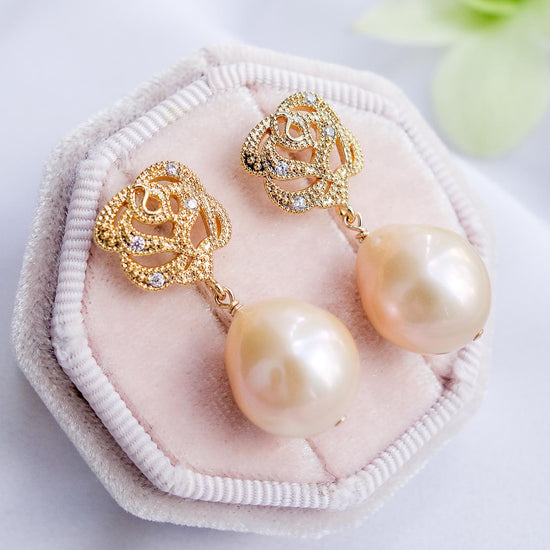 Rose Stud Earrings with Baroque Pearls APE34